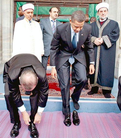 obama-mosque-shoes